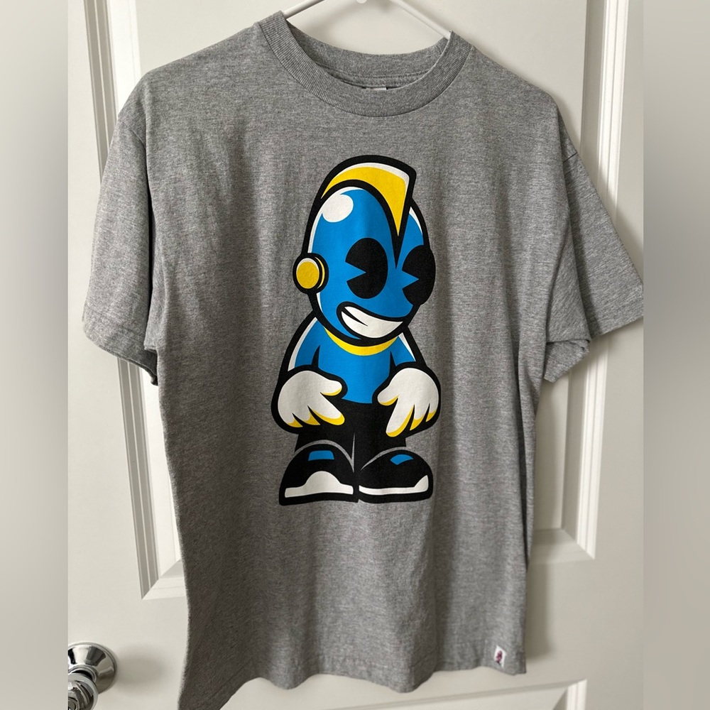 Men’s Kidrobot tee -M